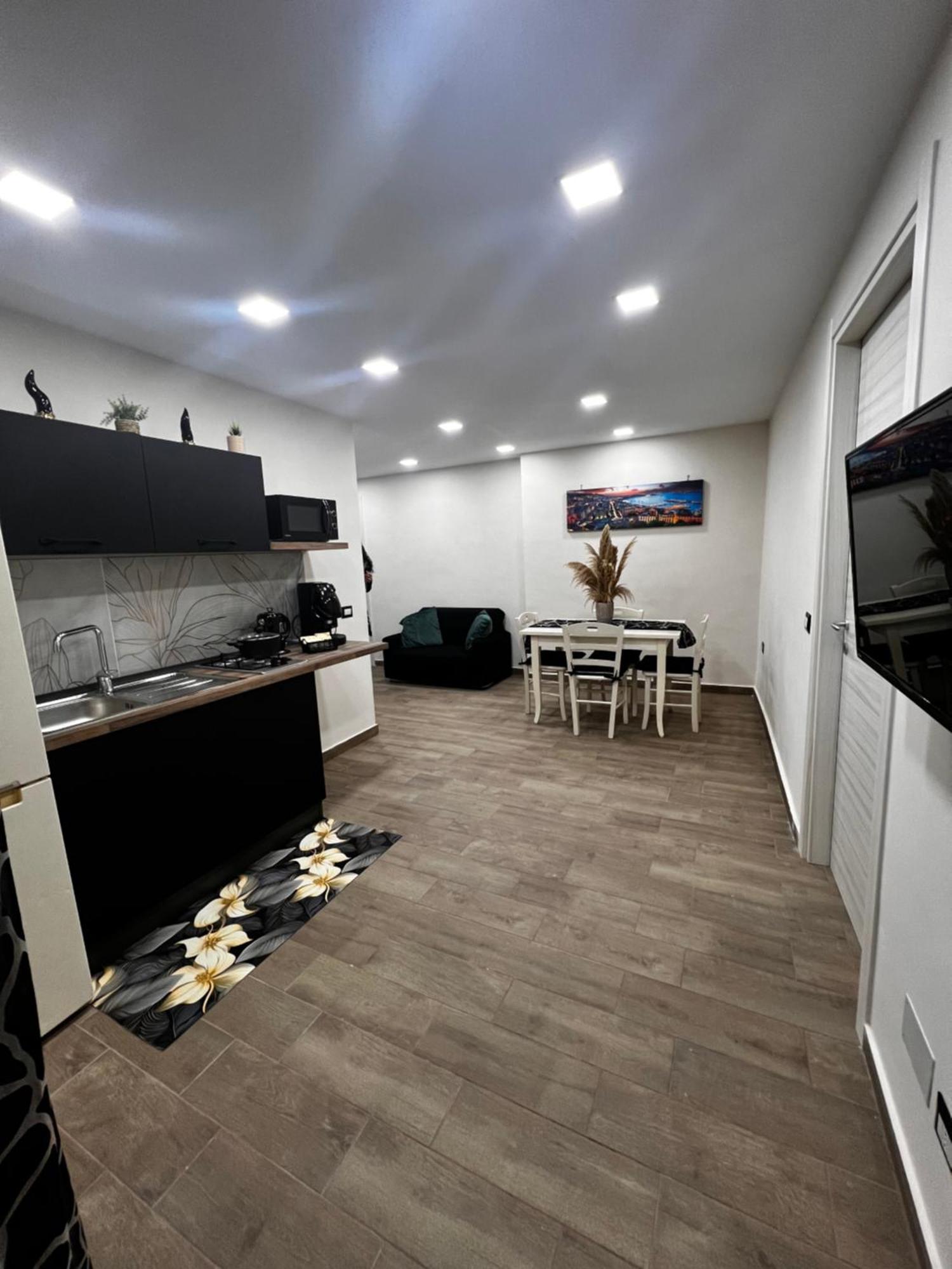 Zia Giuseppina & Rosa Riviera Di Chiaia Apartment Naples